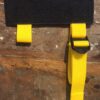 Scratch et sangle jaune