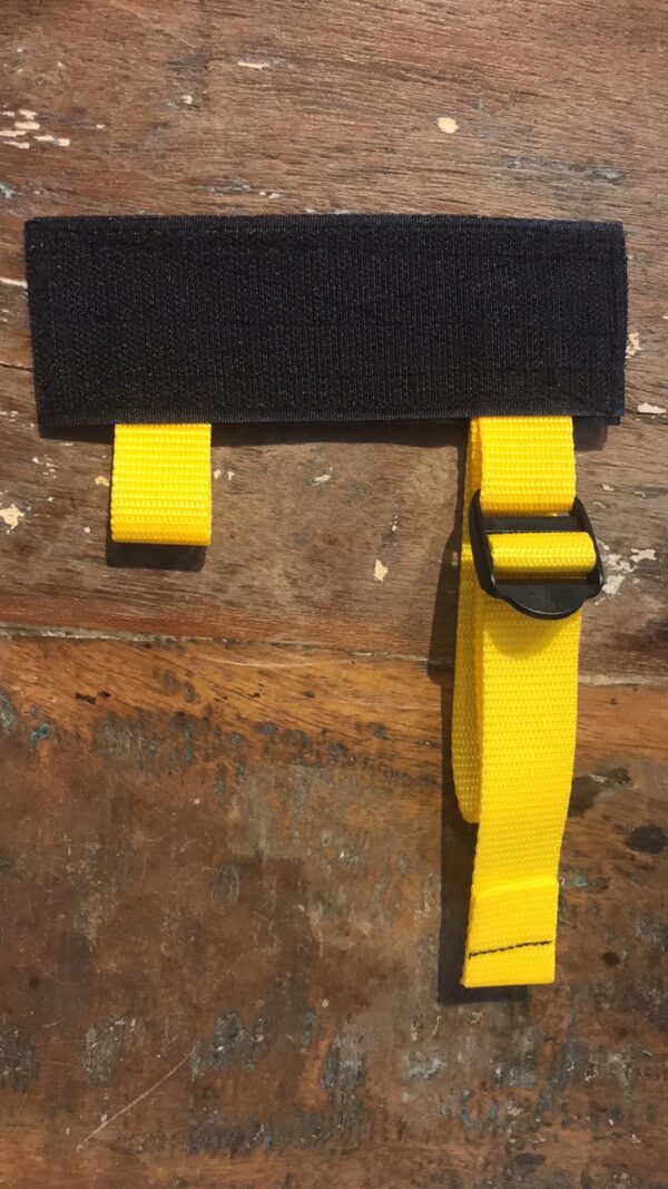 Scratch et sangle jaune