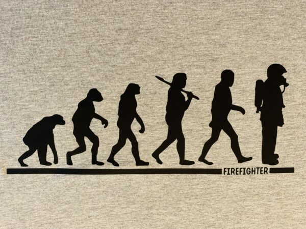 T-shirt pompier "évolution de l'homme" – Image 2