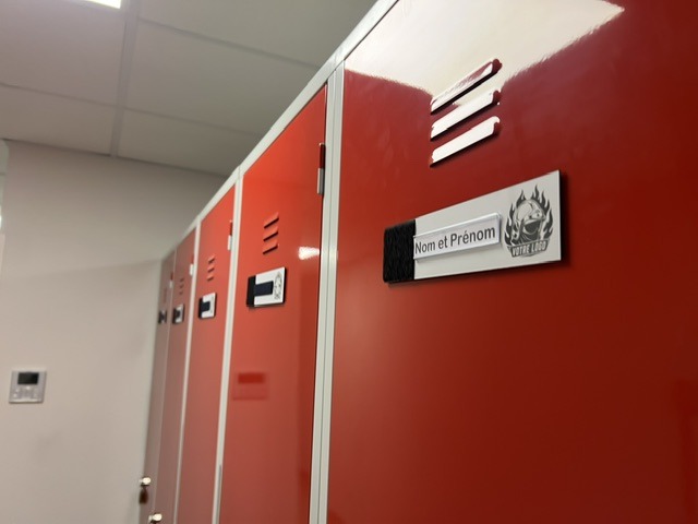 Plaque aimantée pour casier pompiers avec logo personnalisé – Image 3