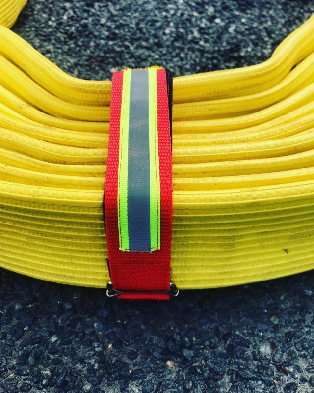 Scratch pour attacher les tuyaux de 45 en écheveaux. #sapeurspompiers #sapeurpompier #pompiers #pompier #fpt #vsav #feu #fire #sdis #pompiers13 #bmpm #bspp #fptl #pompiersdeparis #pompiervolontaire #spv #pompierdefrance  #firefighter #fireman #marinpompier #caserne #intervention #feudeforet #sdis #pompiersdefrance🚒 #pompierparis #tuyaupompier